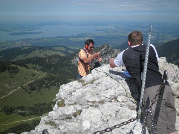 Grossansicht in neuem Fenster: Erneuerung der Absturzsicherungen durch Ehrenamtliche 2012 (1) Grossansicht in neuem Fenster: Erneuerung der Absturzsicherungen durch Ehrenamtliche 2012 (3)